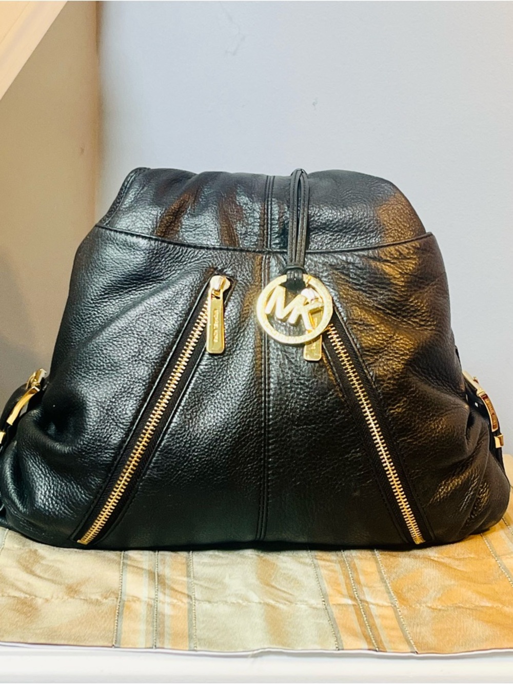 MICHAEL KORS LARGE BLACK LEATHER HOBO/BACKPACK WITH GOLD HARDWARE